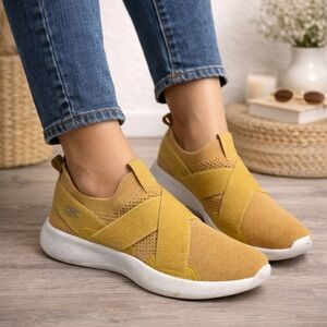 Skechers Women’s Yellow Slip-On Sneakers, Sz 8 1/2.